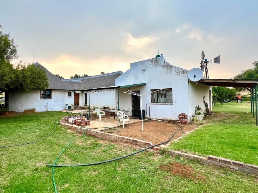 6 Bedroom Property for Sale in Wilgeboom A H North West